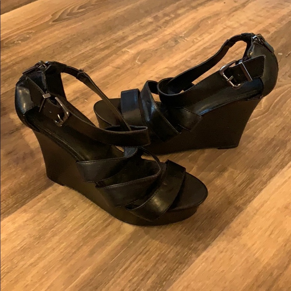 Express Size 8 Wedges black